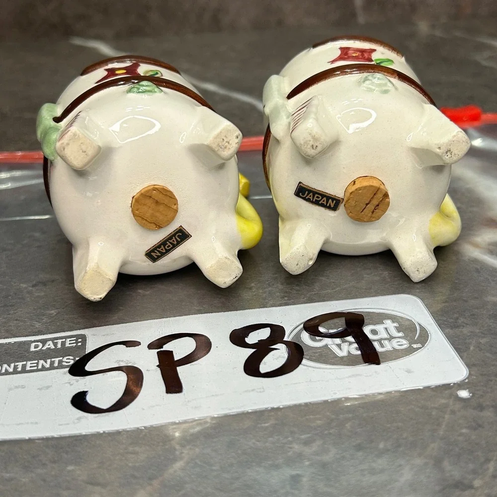 Vintage Washing Machine Salt and Pepper Shakers Hand Painted Ceramic Japan SP89